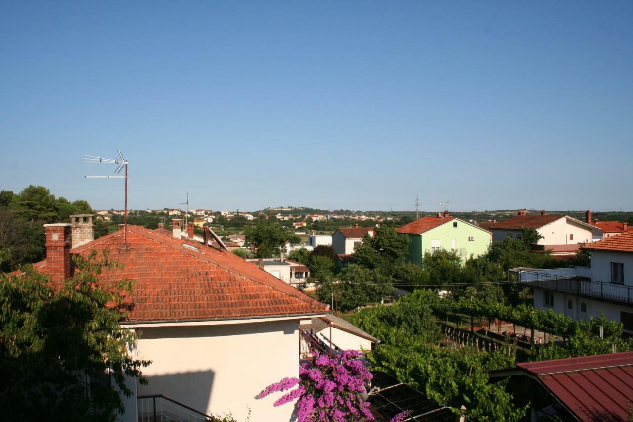 Apartment Vuk Pula Buitenkant foto